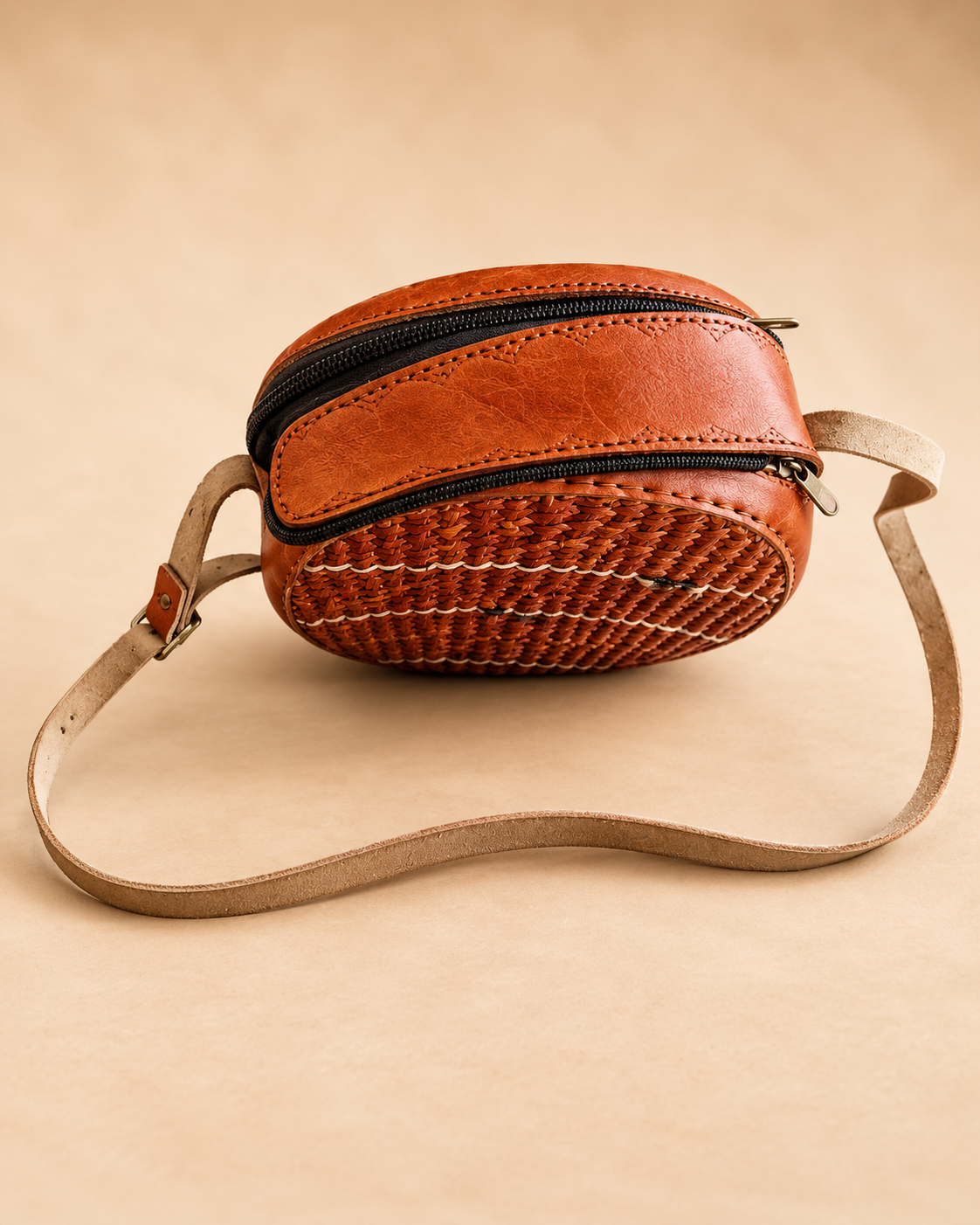 Handgemaakte Ronde Mini Crossbody Tas – Cognac/Bruin