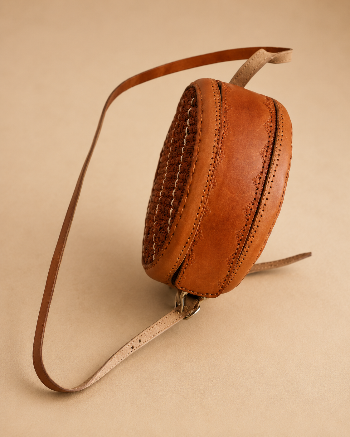Handgemaakte Ronde Mini Crossbody Tas – Cognac/Bruin